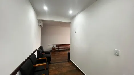 Sala comercial para os profissionais de Saúde para locação com ótima localização.